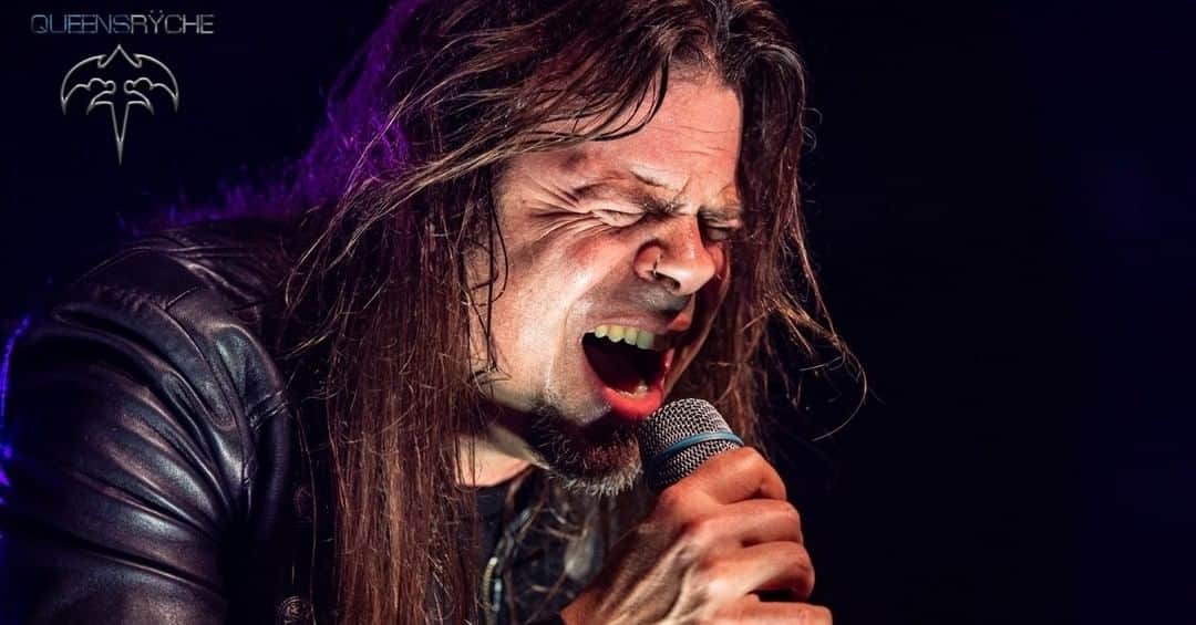Queensrycheさんのインスタグラム写真 - (QueensrycheInstagram)「Todd at the Ace of Spades in Sacramento, CA (photo credit Stephanie Cabral Photography) #queensryche #theverdicttour #toddlatorre #tlt #thevoice #leadvocalist #singersongwriter #drummer #guitarplayer #talented #bamf」11月18日 10時15分 - queensrycheofficial