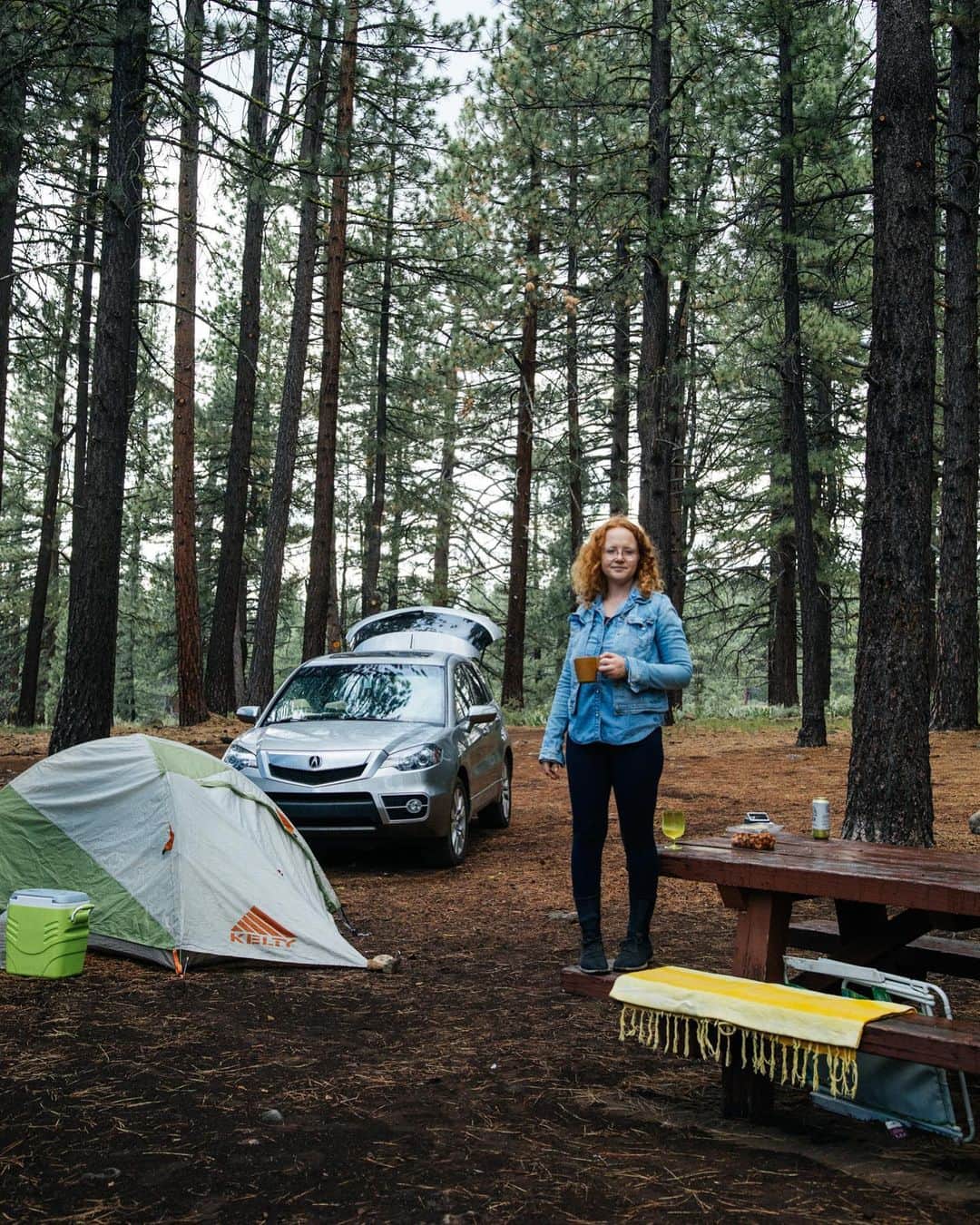 ローレン·ランドルフのインスタグラム：「That time we went camping and a rain + lightning storm had us posted up in the car for an hour or so, but then when it cleared it was the best light ever.」