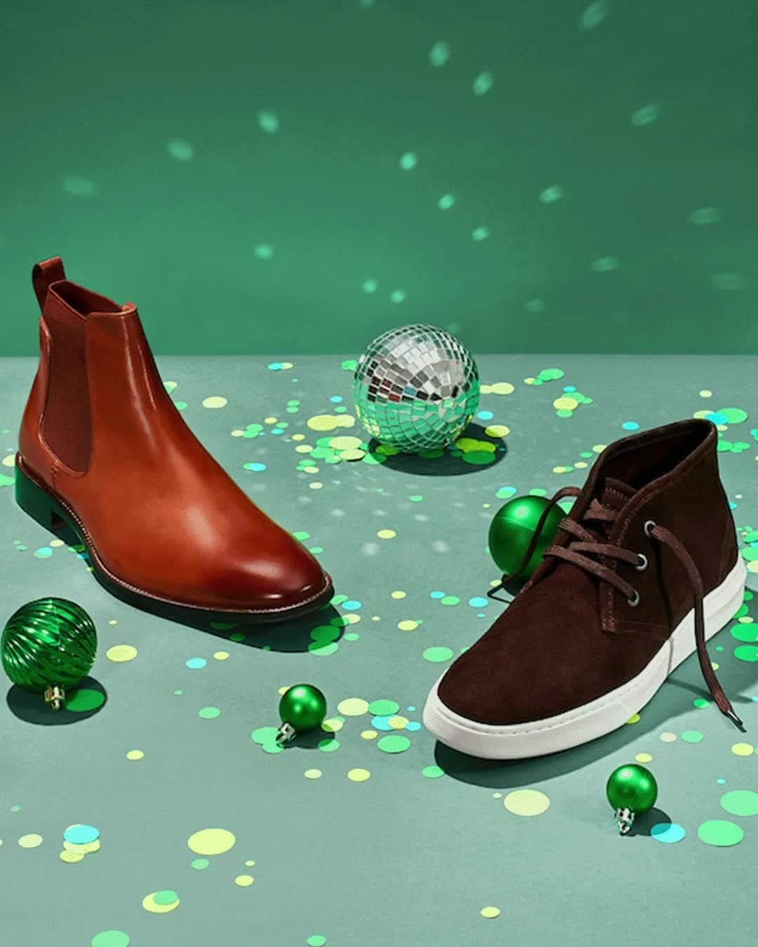 ケネスコールのインスタグラム：「Let’s give 2020 the boot…This year really sucked and a new pair of boots isn’t going to fix anything, but our Tully Chelsea boot or our Liam suede chukka might cheer you up a little.  When you shop at KennethCole.com, we’ll donate to The New York Public Library in support of The Harry Belafonte Black Liberation Speaker Series. Info link in bio.」