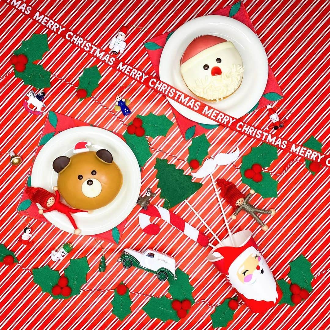 Flying Tiger Japanさんのインスタグラム写真 - (Flying Tiger JapanInstagram)「「クリスピー・クリーム・ドーナツ」🍩とのコラボ投稿キャンペーン［#輪になっておうちクリスマス］を開催！🎄🎅🏻 . フライング タイガー コペンハーゲンのクリスマスアイテムとクリスピー・クリームの#ホリデードーナツ があれば、食卓が一気にクリスマスに！「おうちクリスマス」をより一層楽しんでいただけますよ✨ . 🎄SNS投稿キャンペーン🎄 Instagramで#輪になっておうちクリスマス をテーマに、フライング タイガー コペンハーゲンの商品やクリスピー・クリームのドーナツ🍩を使った写真を投稿された方の中から、最も素敵な投稿をしていただいた10名様に、クリスマスをもっと楽しくなるスペシャルな“ギフトボックス”をプレゼント！ . 【募集期間】 2020年11月18日(水)〜12月15日(火)23:59 . 【参加方法】 1️⃣Instagramで @krispykremejapan と @flyingtigerjp のアカウントをフォロー(※当選連絡のため、各アカウントのフォローをお願いいたします。) . 2️⃣#輪になっておうちクリスマス をテーマに、フライング タイガー コペンハーゲンの商品やクリスピー・クリームのドーナツを使った写真を撮影 . 3️⃣指定のハッシュタグ3つを付けて投稿するだけ！ . #輪になっておうちクリスマス #フライングタイガーコペンハーゲン  #クリスピークリームドーナツ  . 何が届くかはお楽しみ♪ ぜひ、皆さんご参加ください！ . #フライングタイガー #クリスピークリーム #flyingtiger #クリスマス #デンマーク #ドーナツ #クリスマスパーティー #🍩 #🎅🏻 #🎄」11月18日 11時02分 - flyingtigerjp