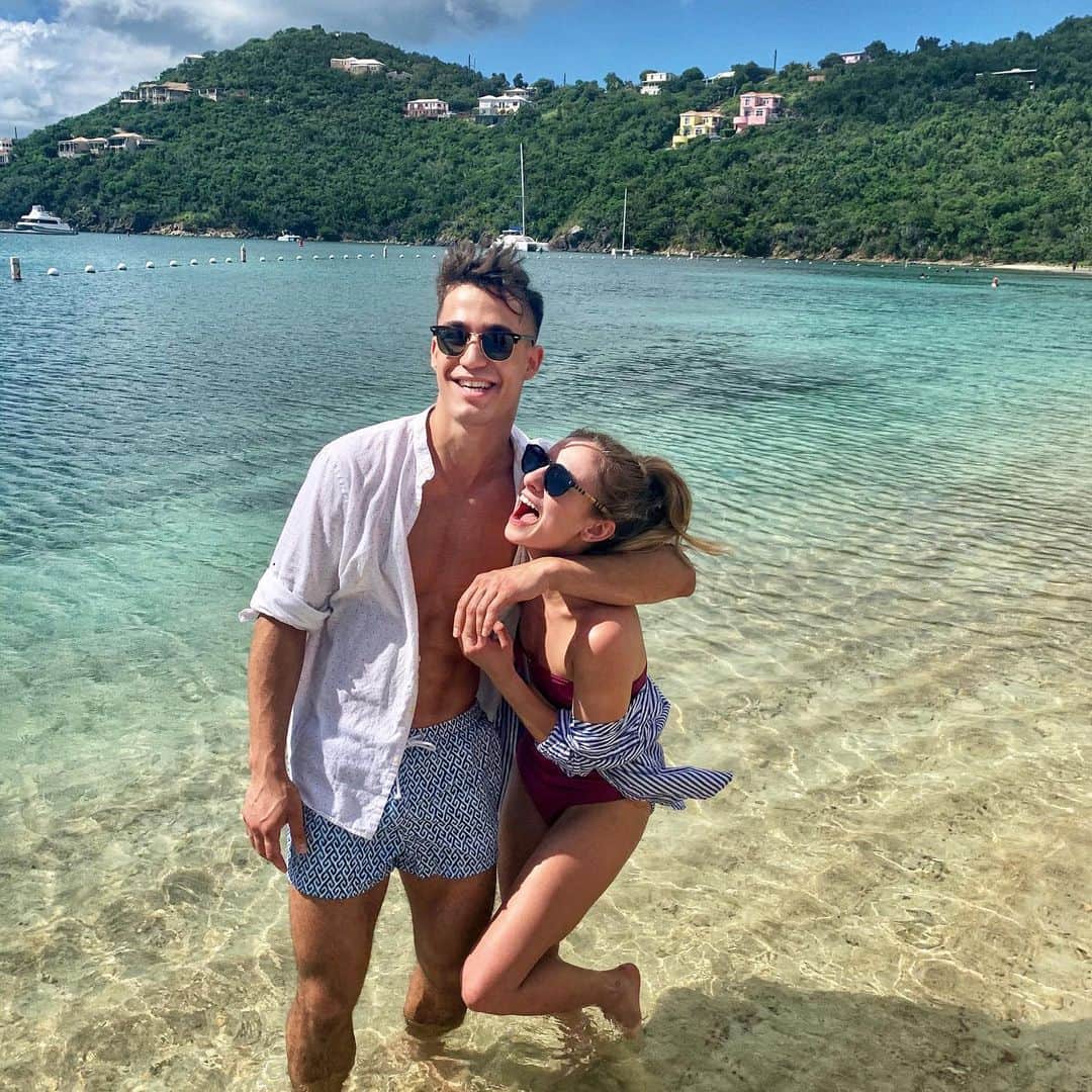 タラ・ケインのインスタグラム：「Got lost on the way to the ice rink 👀」