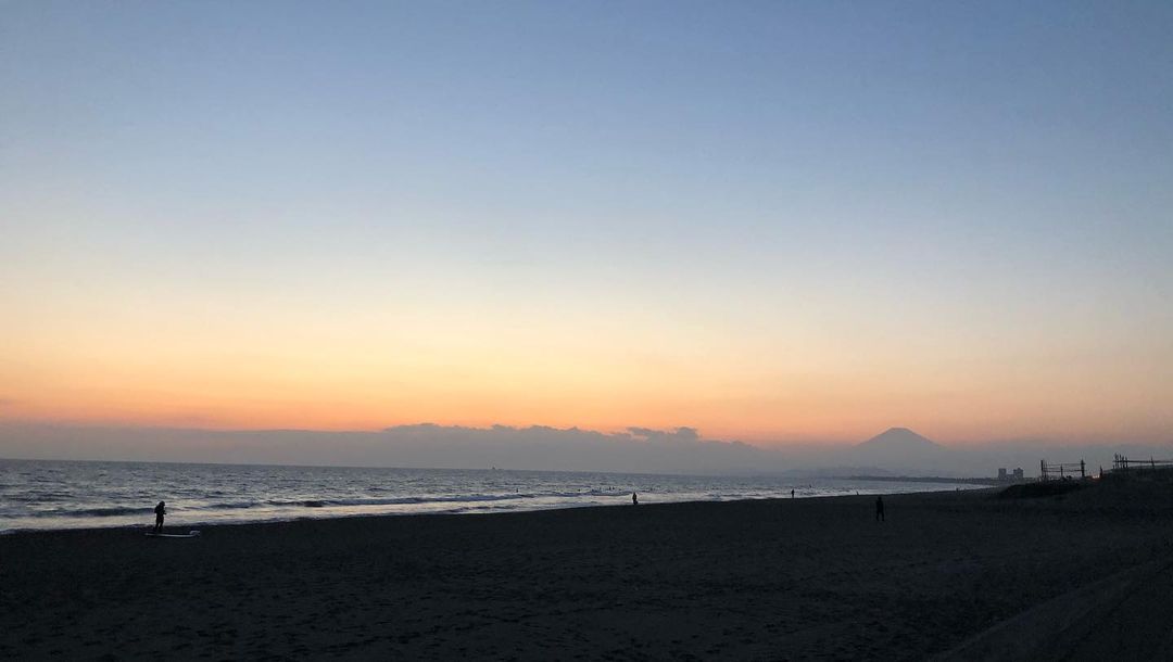 はねゆりさんのインスタグラム写真 - (はねゆりInstagram)「Beach Side Happy Side😋 #internationalcouple #shonan #shonanlife #beachlife」11月18日 22時39分 - chichi_desu