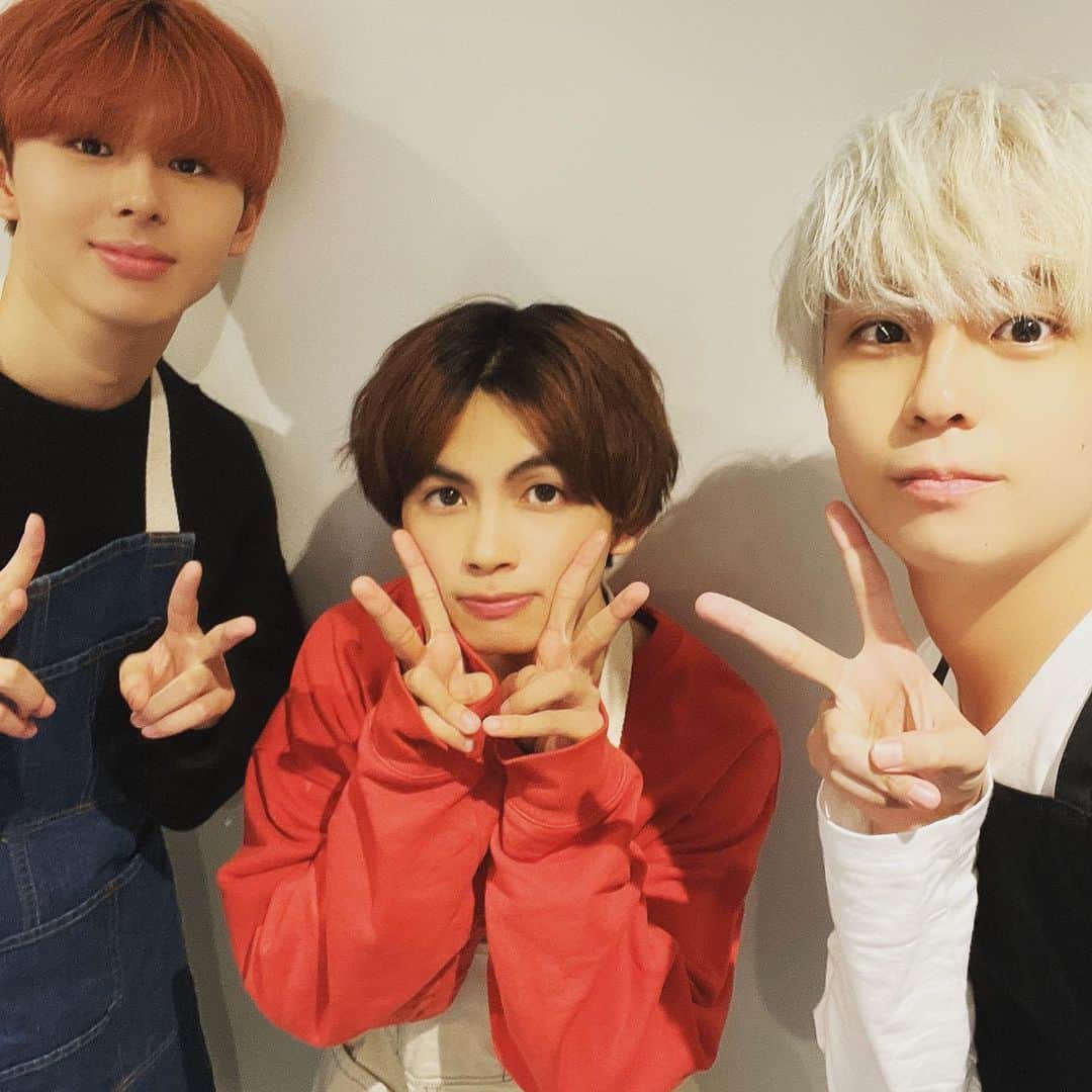 沢村玲/REIのインスタグラム：「cookpadLiveありがとう〜😄  またやるからコメントいっぱいお願いねー！  もっと腕磨くぞ！😋  #cookpad  #cookpadLive #沢村玲  #料理  #料理男子  #ワンエン  #ワンエンキッチンバトル  #EIKU #NAOYA #料理上手になりたい」