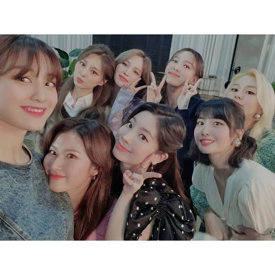 TWICE JAPANさんのインスタグラム写真 - (TWICE JAPANInstagram)「TWICE JAPAN 7th SINGLE 『BETTER』YouTube LIVEでの発売記念イベントいかがでしたか？ONCEの皆さんと繋がることができて本当に嬉しかったです💕 初披露した「Scorpion」も含めてこれからもシングル『BETTER』たくさん聴いてください♪  #TWICE #BETTER #Scorpion #🐶」11月18日 21時13分 - jypetwice_japan