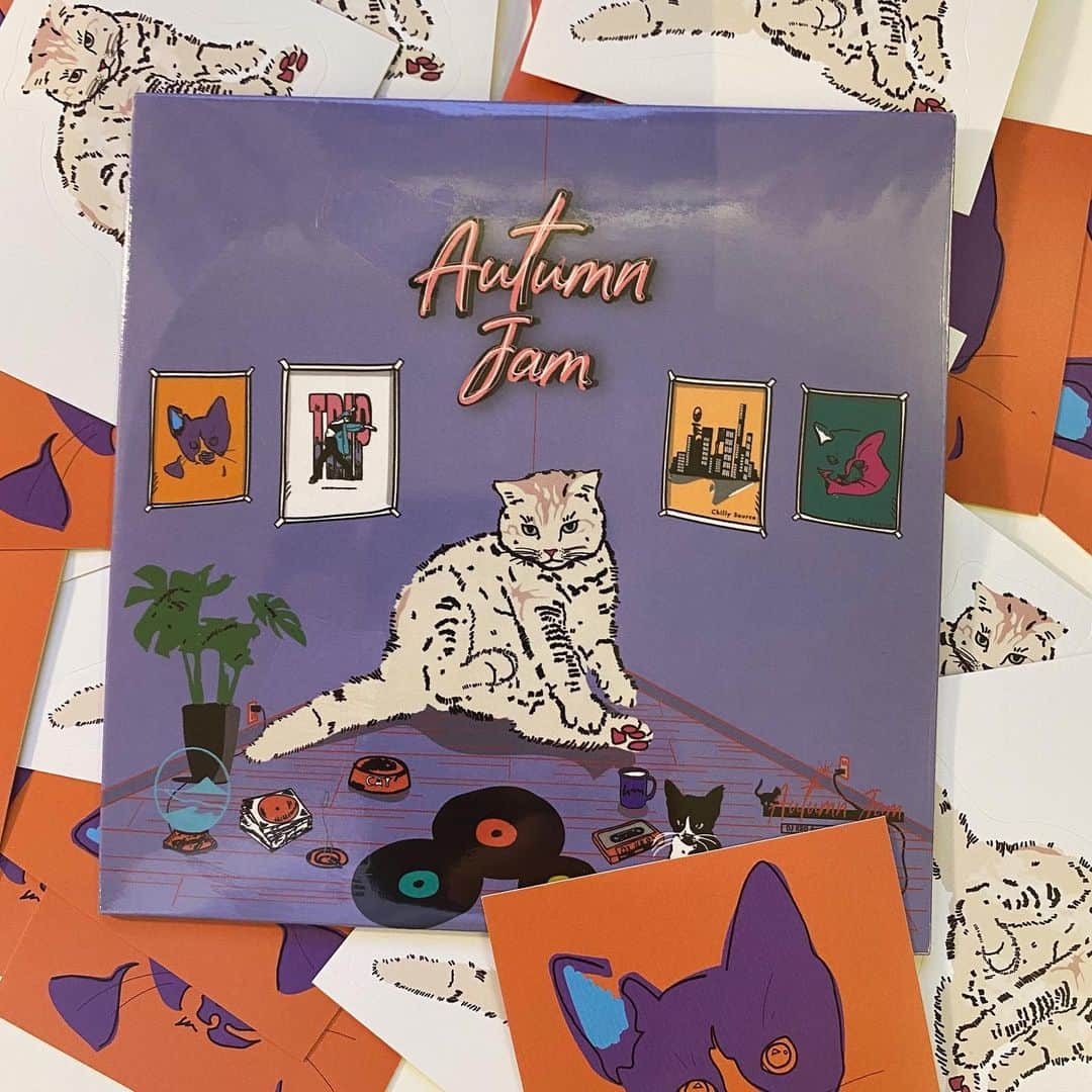 DJKROさんのインスタグラム写真 - (DJKROInstagram)「【Release】 New MIXCD “Autumn Jam”がChilly Source Storeにて販売開始致しました。 リンクはインスタプロフィールにあります。🤙🤙 数量限定での販売となりますので、お早めのご購入をお勧め致します。  特典も僕の初期の日本ラップミックスのダウンロードコードもついた、限定リリースだから是非これで日本語ラップとUS R&Bのミックス二枚で秋を感じて欲しいな☺️☺️  CD Info “Autumn Jam” mixed by DJ KRO  2020.11.18(WED) 9PM Release on ChillySource Store (BASE) Price: 1800YEN 購入特典:  Cat Sticker ×2 “TOKYO SUNET Remasted” Download Code “Autumn Jam “  Download Code  Mixed by DJ KRO @djkrotokyo  Jacket Design by kureino @kureino  Jacket Supported by @un_cuts  #DJKRO #MIXCD #Limited」11月18日 21時05分 - djkrotokyo