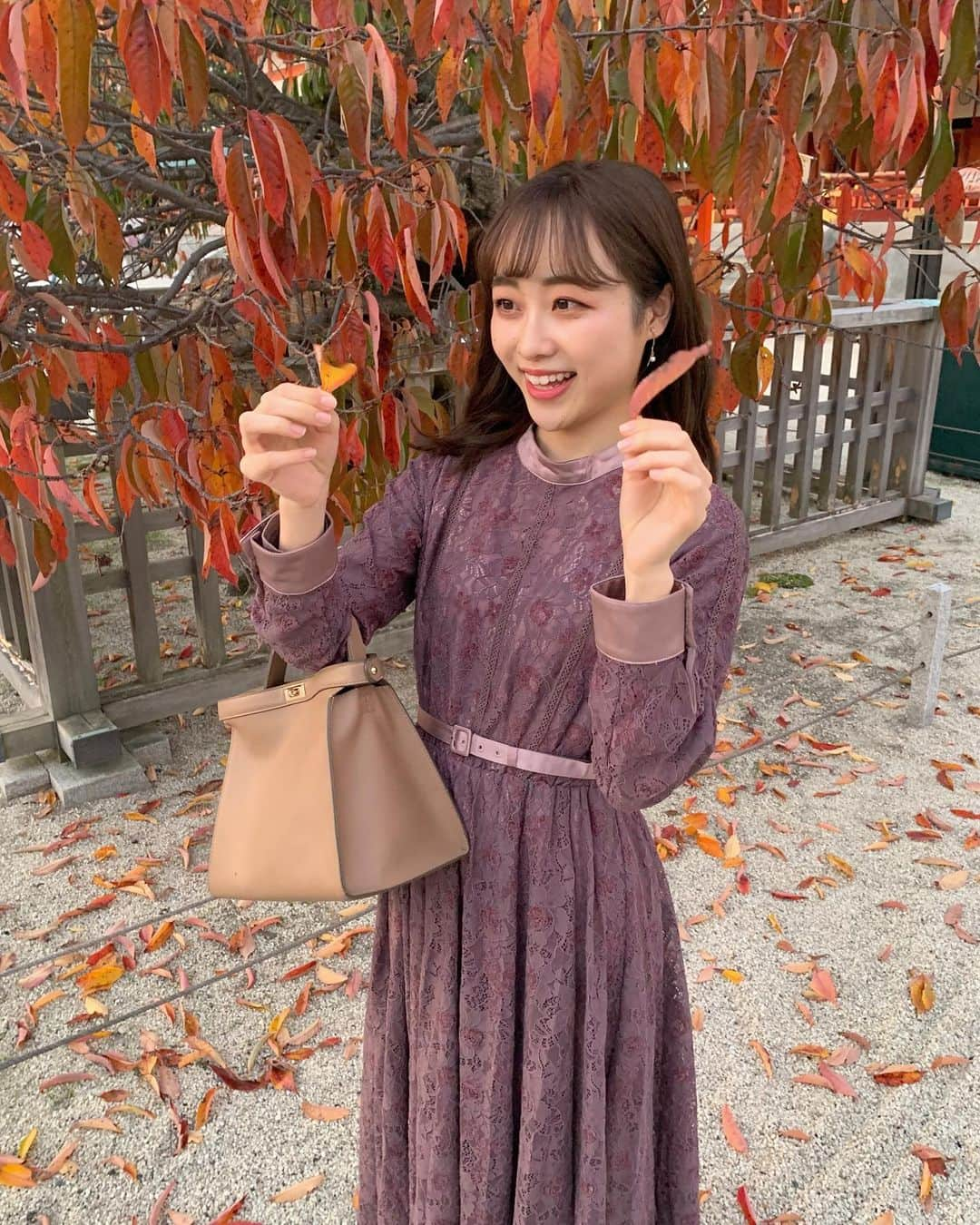 志賀可奈子さんのインスタグラム写真 - (志賀可奈子Instagram)「🍁 本日最後の投票して下さった皆さん、 本当にありがとうございました！✨  あとは今週末のファイナルイベントでの【当日票】 だけとなりました、、  ファイナルまであと4日❕ 最後まで応援していただけたら嬉しいです💪✨  写真は【私が今やりたかったこと⑦】のパワースポット巡りの一コマ⛩  ファイナル前ということで平安神宮に参拝しました✨ 紅葉がほんまに綺麗😚📸  -------------【大切なお知らせ】-------------  今年のミス同志社のファイナルイベントの詳細です👇  ・11/22(日)12:00〜15:00 ・SHOWROOM配信 ・当日票あり  是非最後を見届けて下さい☺️✨  . . .  #初めて企画  #ミスキャンパス同志社 #ミスキャンパス同志社2020 #ミスコン #ミス同志社 #京都 #京都観光 #平安神宮 #神社 #神社巡り #パワースポット #kyoto #紅葉」11月18日 21時17分 - kanapan_ya