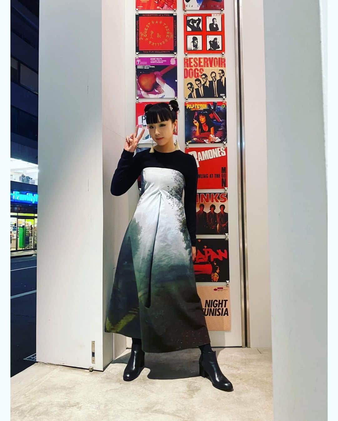 Young Juvenile Youthのインスタグラム：「今日はagnés b.で仲良しのクリストファーと去年オープンしたばかりのagnés b.渋谷店でトークライブをしてきました🤗　最近朝に聴く音楽を紹介したりワイン飲みながらリビングで話してるみたいでゆるい時間で楽しかった☺️ @christopheratcafe   #agnesb #agnesbradio @agnesb_official」