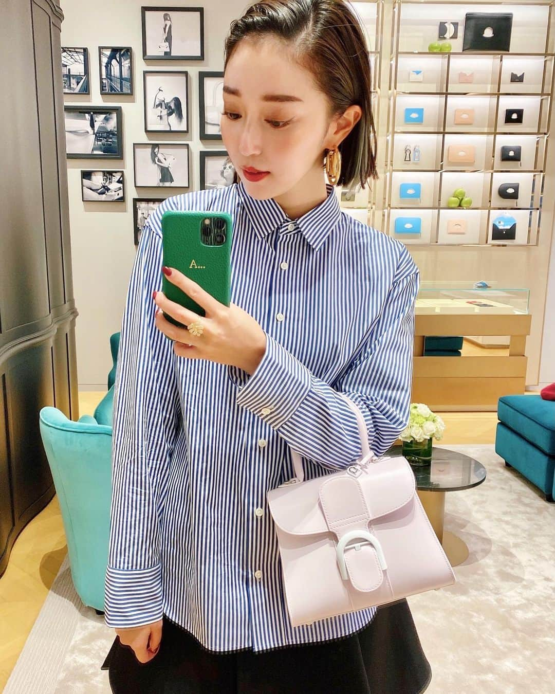 梅谷安里さんのインスタグラム写真 - (梅谷安里Instagram)「心斎橋PARCOの内覧会へ🌹 @delvaux に招待してもらったよ🌹 可愛すぎる心斎橋限定5個のブリヨン😍 セカンドdelvaux欲しくなっちゃうよね🤍 またゆっくり見に行こうっと😍 #delvaux #delvauxshinsaibashiparco #デルヴォー #デルヴォー心斎橋パルコ」11月18日 21時39分 - anriworld