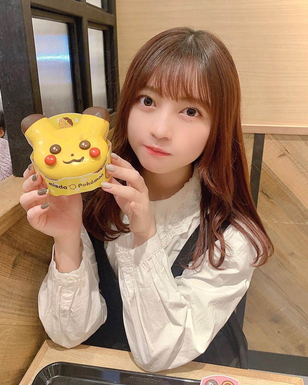 廣川奈々聖さんのインスタグラム写真 - (廣川奈々聖Instagram)「ポケモンドーナツ〜！🍩❤︎﻿  ﻿ ﻿ なんだかんだ毎年食べてるけど、﻿ ピカチュウドーナツは年々可愛くなってるし﻿、今年はバナナじゃなくてプリン味になってた！美味しかった〜！﻿ ﻿ ﻿ 初めて登場したラッキーも可愛すぎて！👼🏻❤︎﻿ ﻿ ﻿ ﻿ ちなみにミスドは、ポンデリングとゴールデンチョコレートがすきだな﻿ ﻿ ﻿ ﻿みんなは〜¨̮？﻿ ﻿ ﻿ ﻿ ﻿ ﻿ #ポケモンドーナツ#ピカチュウドーナツ#ラッキードーナツ#ミスド#ミスドコラボ#期間限定スイーツ#朝活#ポケモンコラボ#hotping#misterdonut#ごち」11月18日 21時38分 - nanaseven7_u_u