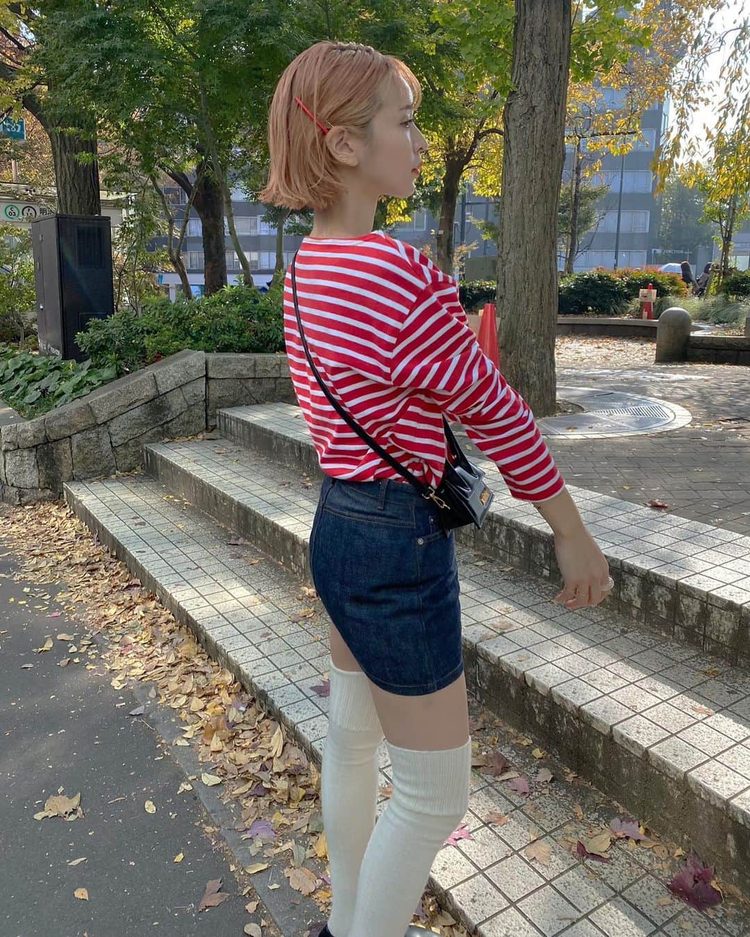 梅村実帆のインスタグラム：「久々に赤着たくて着た🐇🎈 紅葉🍁見にいきたいな」