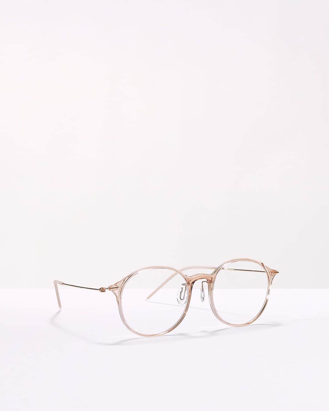 JINS公式さんのインスタグラム写真 - (JINS公式Instagram)「Ultra Light Airframe LUF-20A-066_¥12,000+税  #jins #jins_global #eyewear #glasses #optical #sunglasses#サングラス#ジンズ #メガネ #めがね #眼鏡 #JINSメガネ #ジンズメガネ #👓#メガネ好き #眼鏡好き #めがね好き #アイウェア #eyeglasses #メガネ女子 #メガネコーデ#メガネ男子 #めがね男子#秋服コーデ#エアフレーム #airframe」11月18日 21時37分 - jins_japan