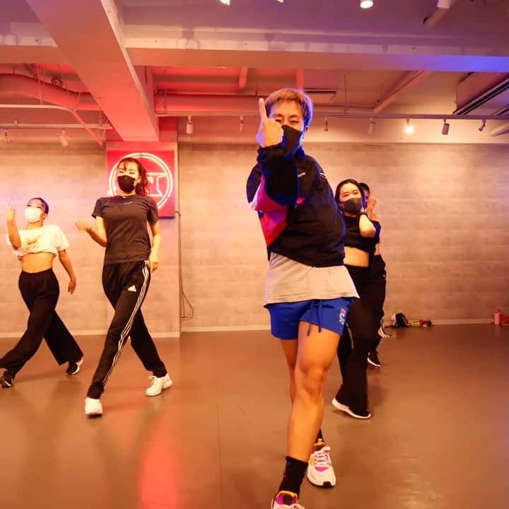 のインスタグラム：「@major_dancestudio   ♪music♪ @jlo #danceagain @pitbull   ☆dance☆ @_noande_ @iyuzuki_0626 @_noguchiho___ @nanami_627   #dance #jazzfunk #choreographer #avecoo #jenniferlopez #pitbull #major #」