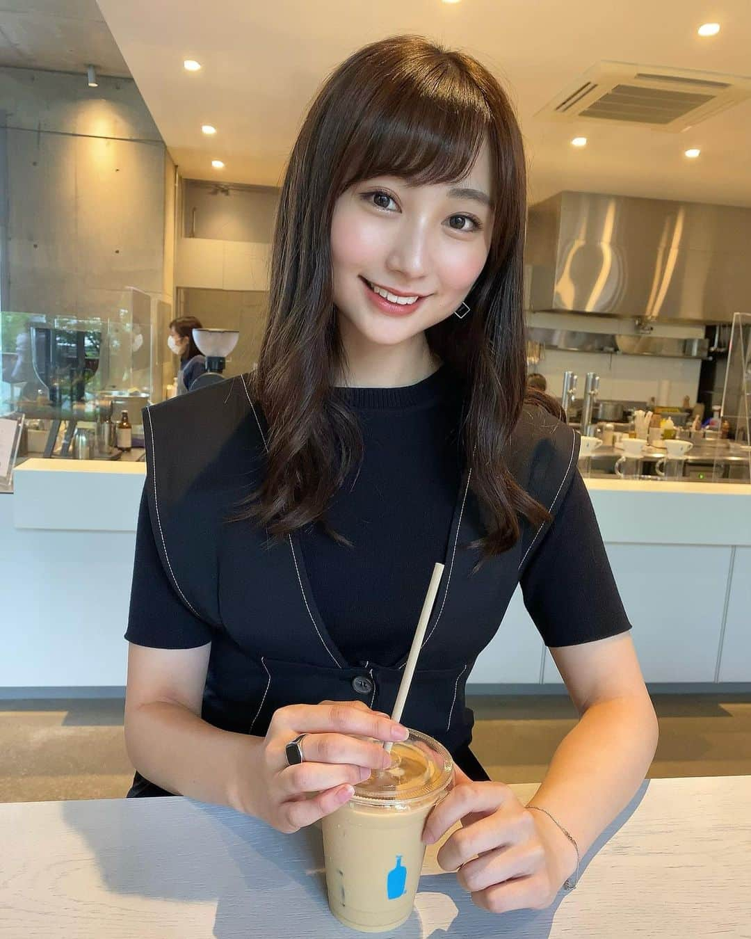 米徳京花さんのインスタグラム写真 - (米徳京花Instagram)「. 活動が始まって初めの方に投稿した写真をもう一度🌷   ついに、明日の20:00〜！ 【中央大学ミスコン公式YouTubeチャンネル】にて 本番動画公開です◎   本番動画の内容は、 「登場・ファッションショー・特技披露・スピーチ」です。 視聴者様限定で、比重のとても大きな 特別投票方法の発表もあります🔥🔥   本番動画は、運営のRPのみんなとファイナリスト10名の集大成となっているのでぜひご覧下さい！🥺 　 それでは明日！ YouTubeにてお待ちしてます🧜‍♀️🤍 　 　 Miss エントリーNo.2  米徳京花       #ミスコン2020 #ミス中央 #中央大学 #中大ミスコン 　 #bluebottlecoffee #bluebottle  #ブルーボトルコーヒー  #ブルーボトルm#南青山カフェ #青山カフェ #青山ランチ #南青山ランチ」11月18日 21時48分 - miss2chuo__2020