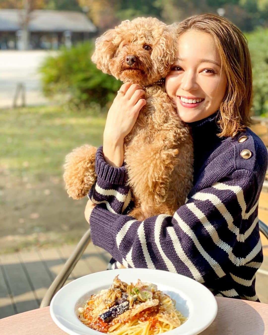 chayさんのインスタグラム写真 - (chayInstagram)「こじとランチ🐶🍝 #小次郎 #こじこじ #目つぶっちゃった  #トイプードル #プードル  #toypoodle #poodle」11月18日 22時05分 - chay1023_official