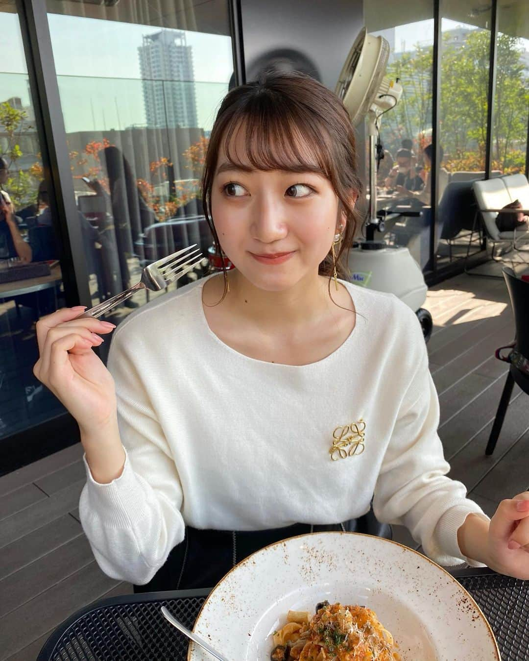 華山友希のインスタグラム：「こんばんは🌱  約4ヶ月間のweb投票が本日終わりました🙌🏻 ずっと投票してくださった方、途中から投票してくださった方、1日でも私に投票してくださった方。皆さん本当にありがとうございました🙇🏻‍♂️✨  皆さんからの投票報告のお陰で、毎日頑張れました☺️ありがとう🌟  そして、最後の　#ユキポチ 【11月22日12-15時ファイナルイベント】での当日票が残っております！ 当日票とても大切なので、是非投票してくださると嬉しいです😿💕  この後22時15分から インスタライブします遊びに来てね🙈  #ミスコン#ミスキャン#ミスキャンパス同志社#大阪ランチ#ランチ#冬服コーデ」