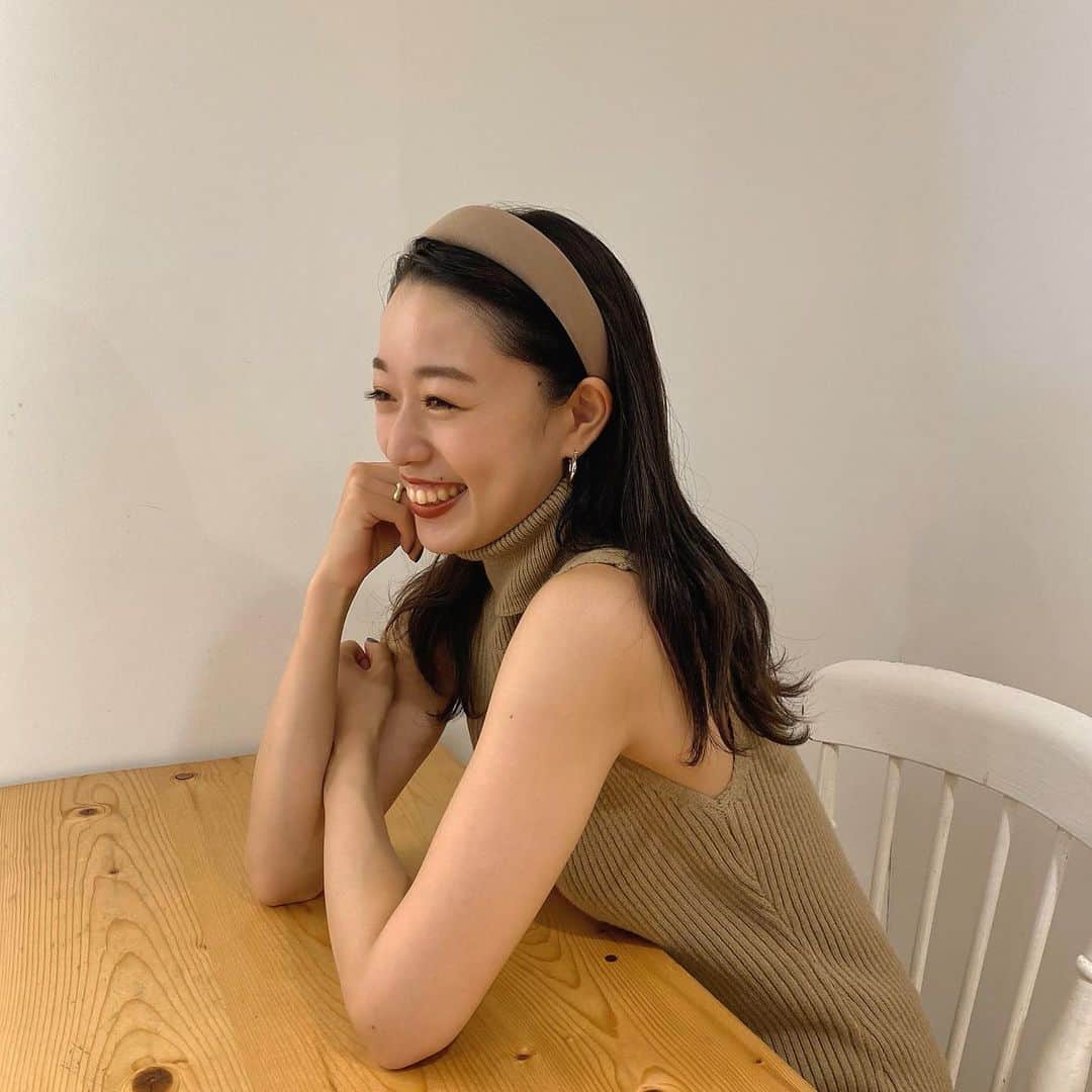 吉田佳菜のインスタグラム：「ㅤㅤㅤㅤㅤㅤㅤㅤㅤㅤㅤㅤㅤ ㅤㅤㅤㅤㅤㅤㅤㅤㅤㅤㅤㅤㅤ 前からカチューシャ好きですでにいくつか持ってるけど ベージュはまだ持ってなかった☺️ 今日暑すぎてノースリーブのニットで過ごしてたけど 色で秋気分〜🍂🍁 ㅤㅤㅤㅤㅤㅤㅤㅤㅤㅤㅤㅤㅤ ㅤㅤㅤㅤㅤㅤㅤㅤㅤㅤㅤㅤㅤ #カチューシャ #ヘアアレンジ #kanas_hair #ちわこhair ㅤㅤㅤㅤㅤㅤㅤㅤㅤㅤㅤㅤㅤ」
