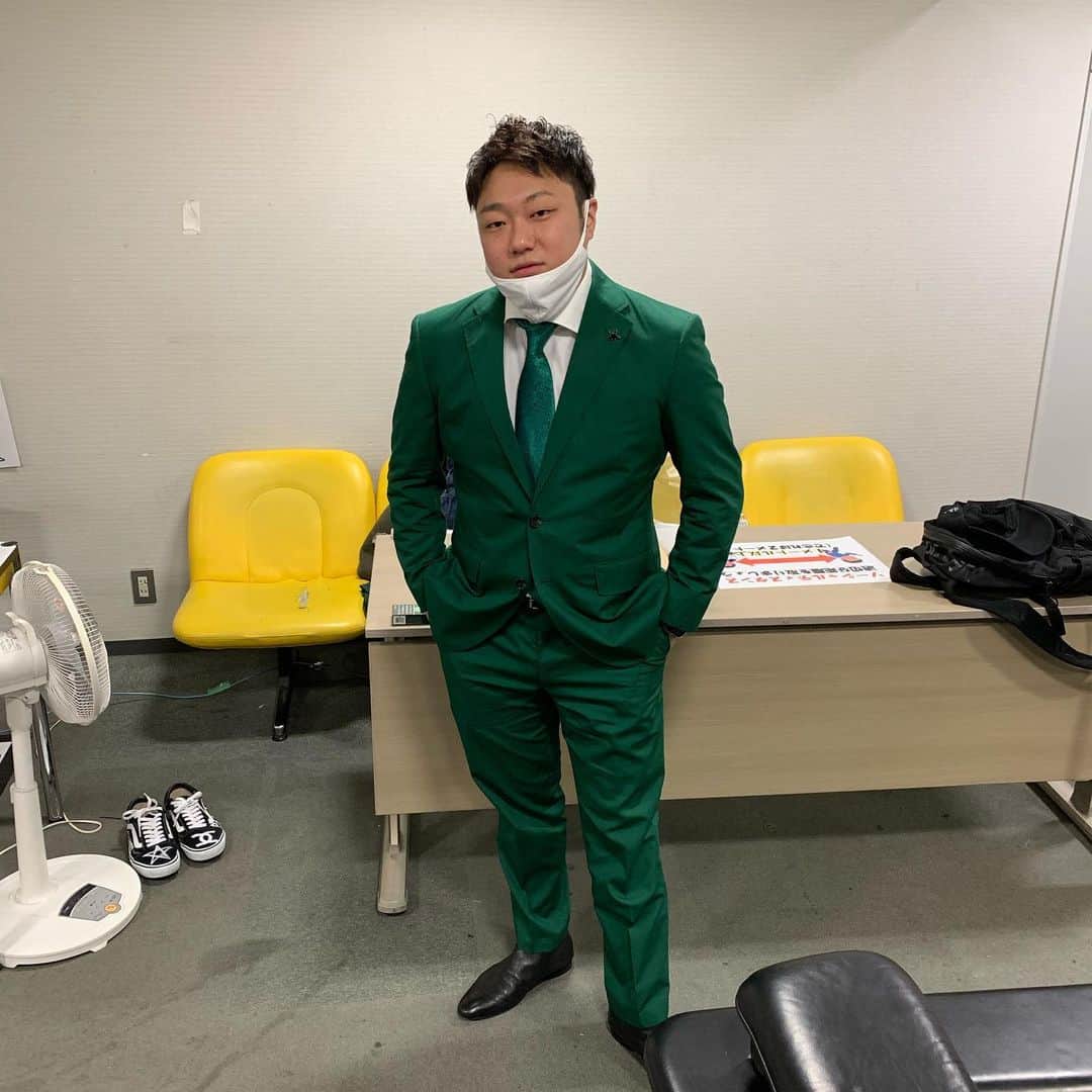池田真一のインスタグラム：「漫才劇場にカエルの親分おった！」