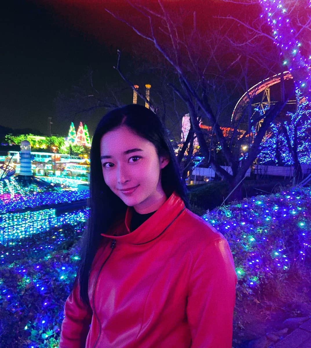 西山なずなのインスタグラム：「Another world」