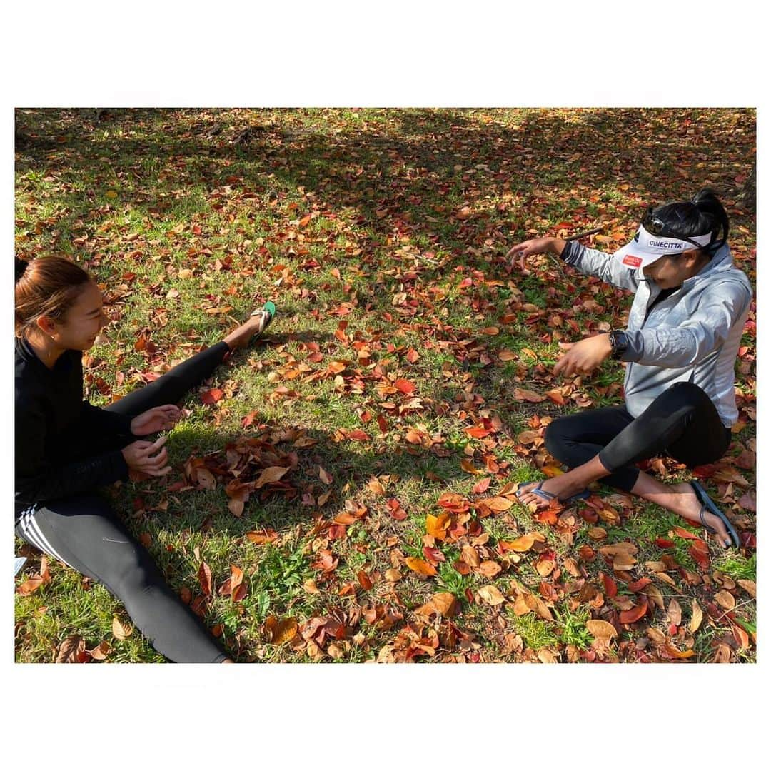 村上礼華さんのインスタグラム写真 - (村上礼華Instagram)「🍂🍁🤎 紅葉に癒された〜  4枚目、かほさん幼虫とご対面🐛  #紅葉の季節 #秋#秋活 #癒しのひととき  #100投稿目#投稿してから気づいた」11月18日 22時29分 - re_ka.m