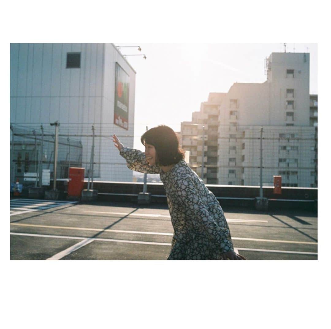 相馬有紀実さんのインスタグラム写真 - (相馬有紀実Instagram)「よ、や、とう、ちら。  #filmphotography  #film #filmcamera  #photo  #photography  #写真  #フィルム #フィルムカメラ  #actress #散歩 #遊ぶ」11月18日 13時35分 - yukimi_soma