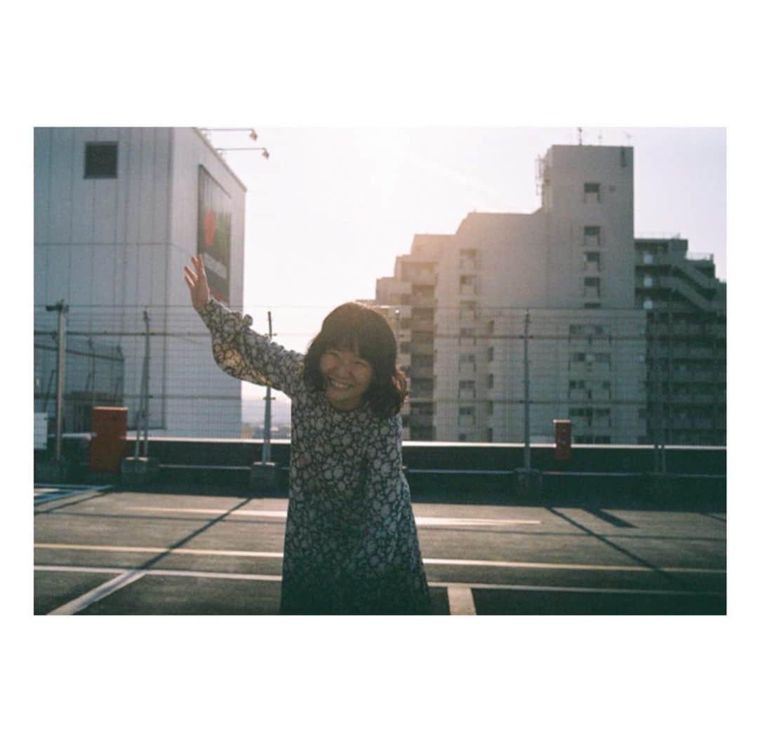 相馬有紀実のインスタグラム：「よ、や、とう、ちら。  #filmphotography  #film #filmcamera  #photo  #photography  #写真  #フィルム #フィルムカメラ  #actress #散歩 #遊ぶ」