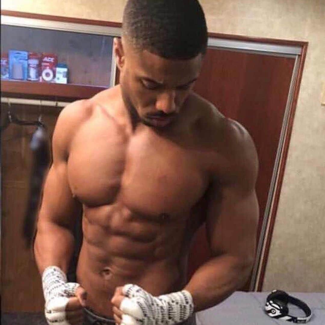 E! Onlineさんのインスタグラム写真 - (E! OnlineInstagram)「Michael B. Jordan: Total Knockout ✔️. @people’s #SexiestManAlive 2020 ✔️. (📷: Instagram/Getty Images)」11月18日 14時15分 - enews