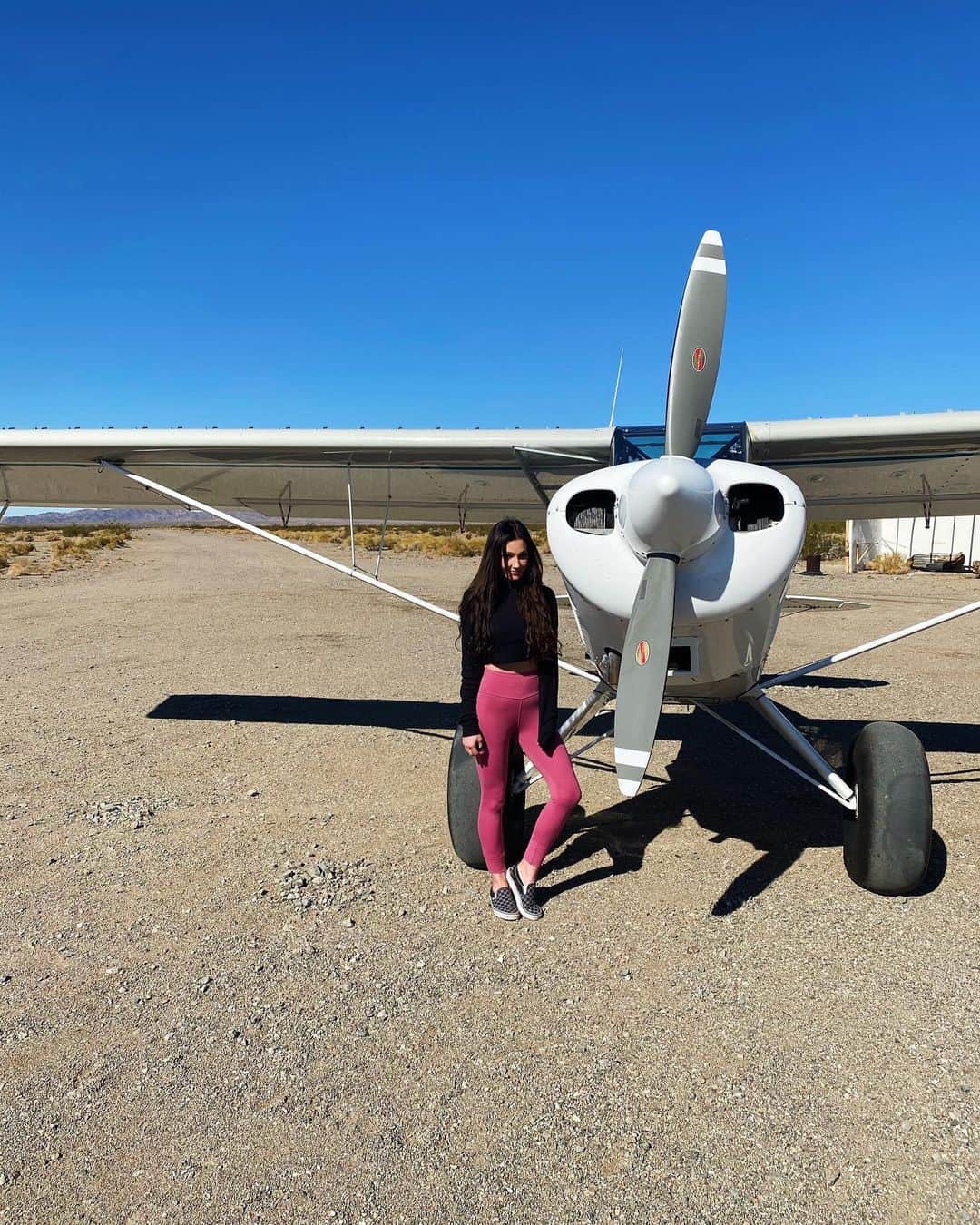 Kristina Bashamのインスタグラム：「Had to fly here, in the middle of nowhere. With Husky 5QT Well, I can cross that one off the list 😄」
