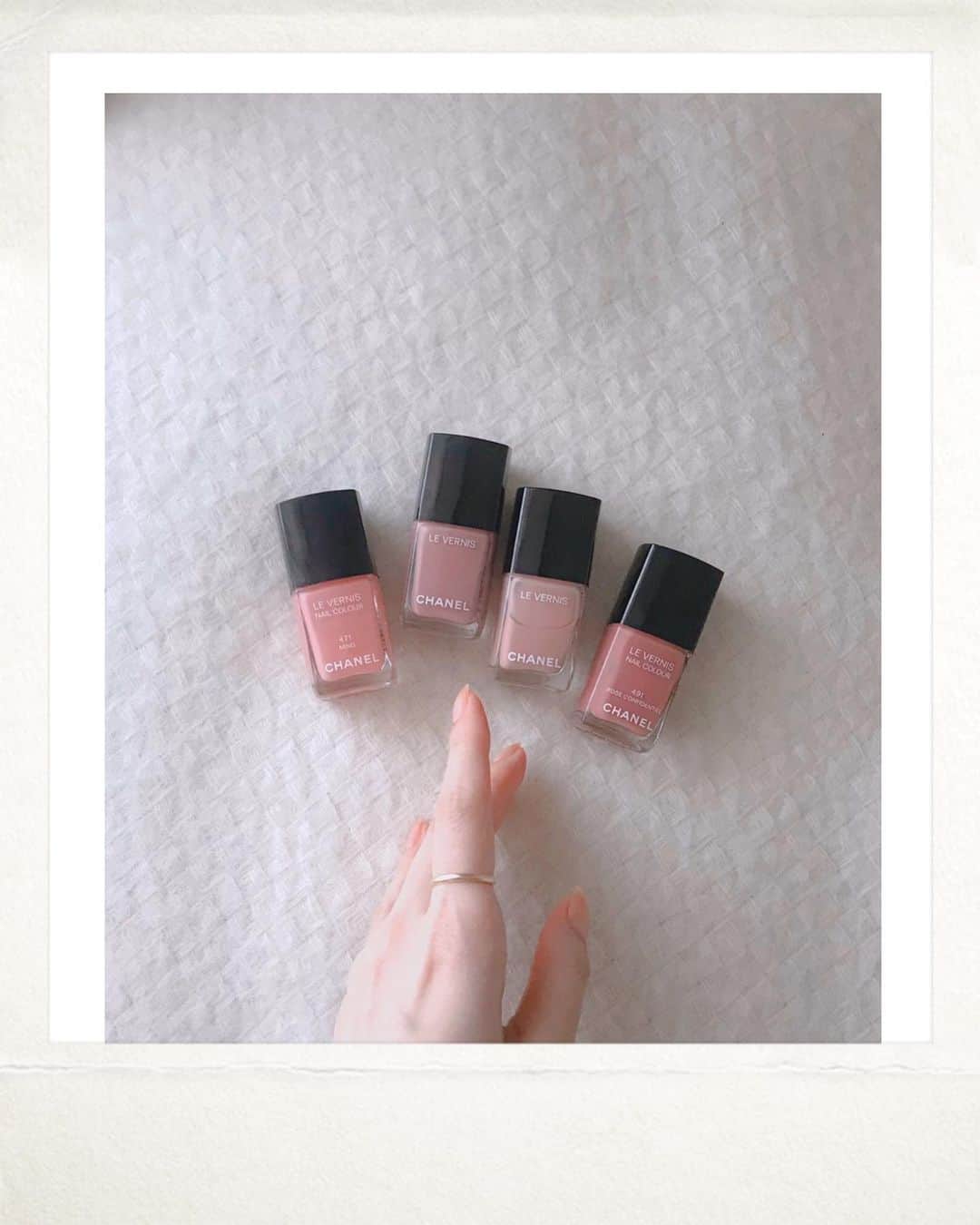 towanaのインスタグラム：「Which pink should i choose? どのピンクにしよう」