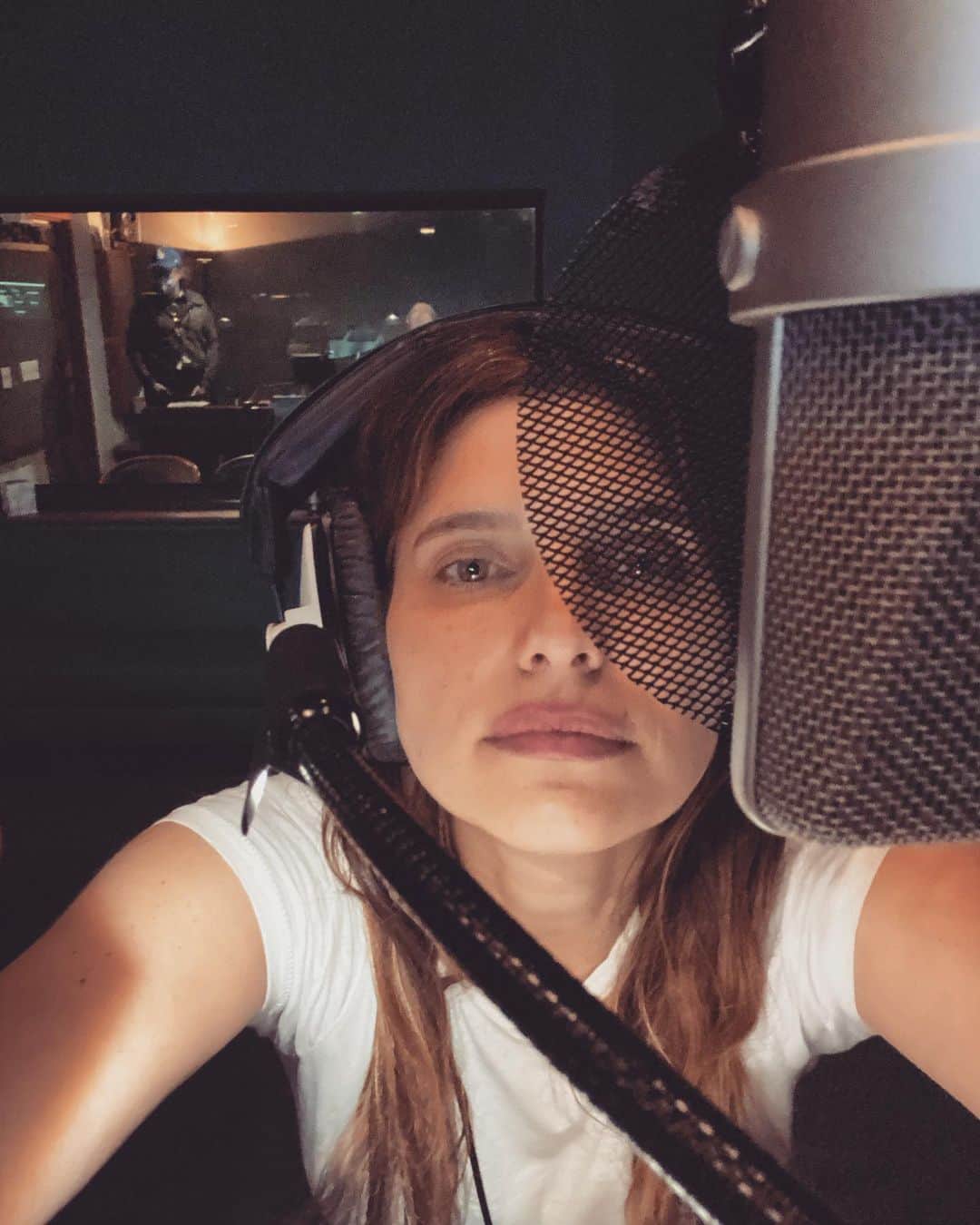 レイク・ベルのインスタグラム：「#boothlife #backinthebooth」
