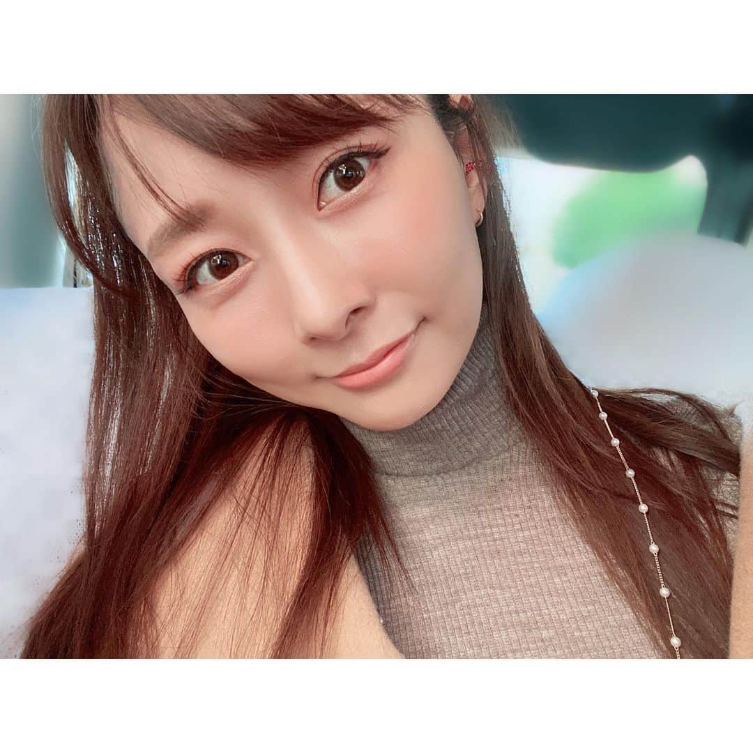 石井美保さんのインスタグラム写真 - (石井美保Instagram)「暖かいですね。コートいらなかったかも。 今日はさっきのSHIROのアイシャドウ2色使ったよ。」11月18日 15時09分 - miho_ishii