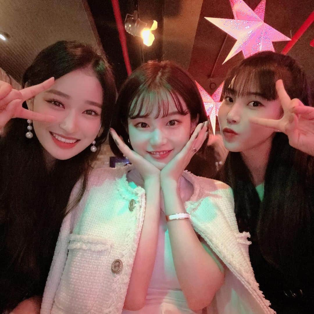 ユン・ダヨンのインスタグラム：「#달달한그놈 여배우 셋 😘」