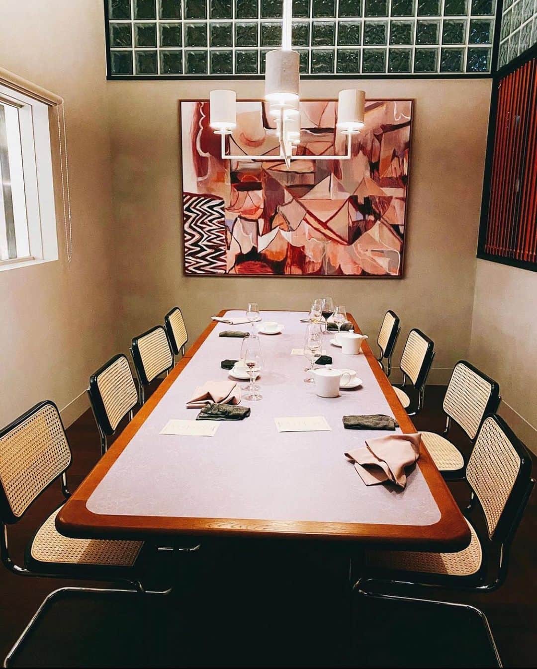 エリーローズさんのインスタグラム写真 - (エリーローズInstagram)「Catch up dinner with @tokyodame at @theuppertokyo 🥂 丸の内に新しくオープンしたTHE UPPERでよしこちゃんとディナー。モダンな空間が居心地よかったー。」11月18日 16時36分 - ellirose