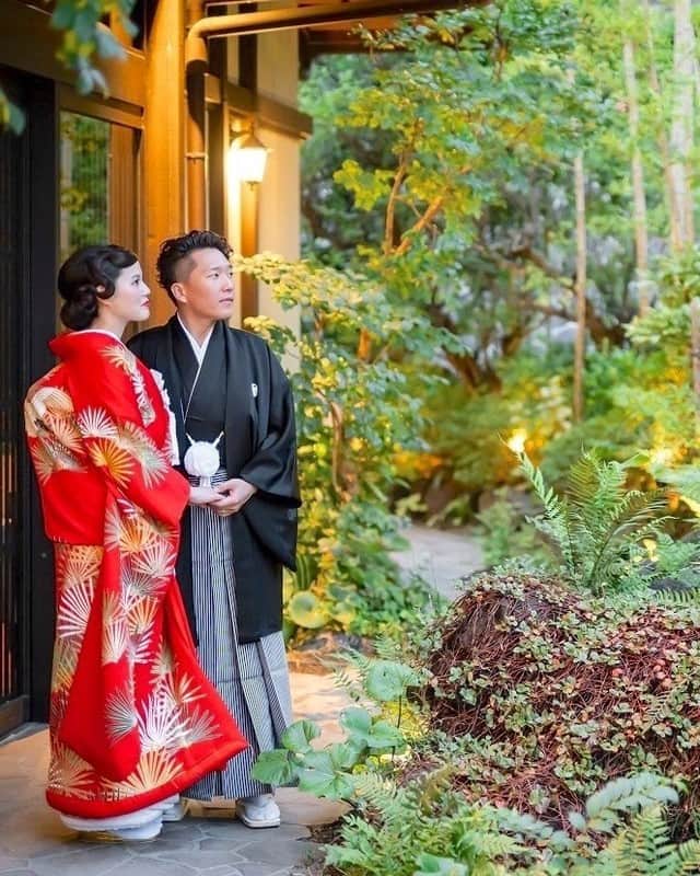 KIYOMIZU京都東山 公式さんのインスタグラム写真 - (KIYOMIZU京都東山 公式Instagram)「. 悠久の歴史が息づく東山で おふたりと大切なゲストで過ごす おもてなしの結婚式を..◎  演出から、完全フルオーダーのお料理まで 叶えたかった想いをカタチにします* . ---------------------- . @kiyomizu_kyoto_higashiyama をフォローし 【#kiyomizu京都東山】で検索してくださいね❖ . #スタイルズ花嫁 #kiyomizu花嫁  #dress #kyoto #kiyomizu #wedding #ウェディングレポ #チャペル #ブライダルフェア #プレ花嫁 #卒花 #結婚式 #結婚式場 #結婚式準備 #京都 #京都花嫁 #関西花嫁 #京都婚 #令和花嫁  #大人花嫁 #DRESSY花嫁 #シェアーズヘアメイク #ガーデンフォト #日本庭園 #和婚 #色打掛 #シニヨンヘア #清水京都東山」11月18日 17時12分 - kiyomizu_kyoto_higashiyama