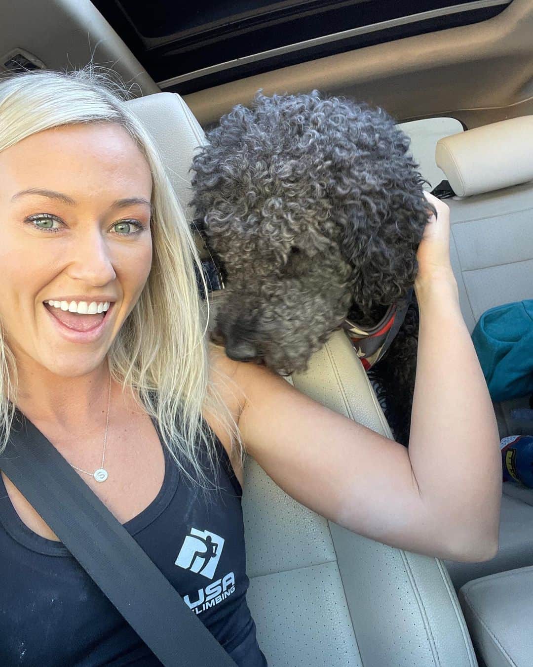 シエラ・ブレア・コイルのインスタグラム：「What a pup 😍」