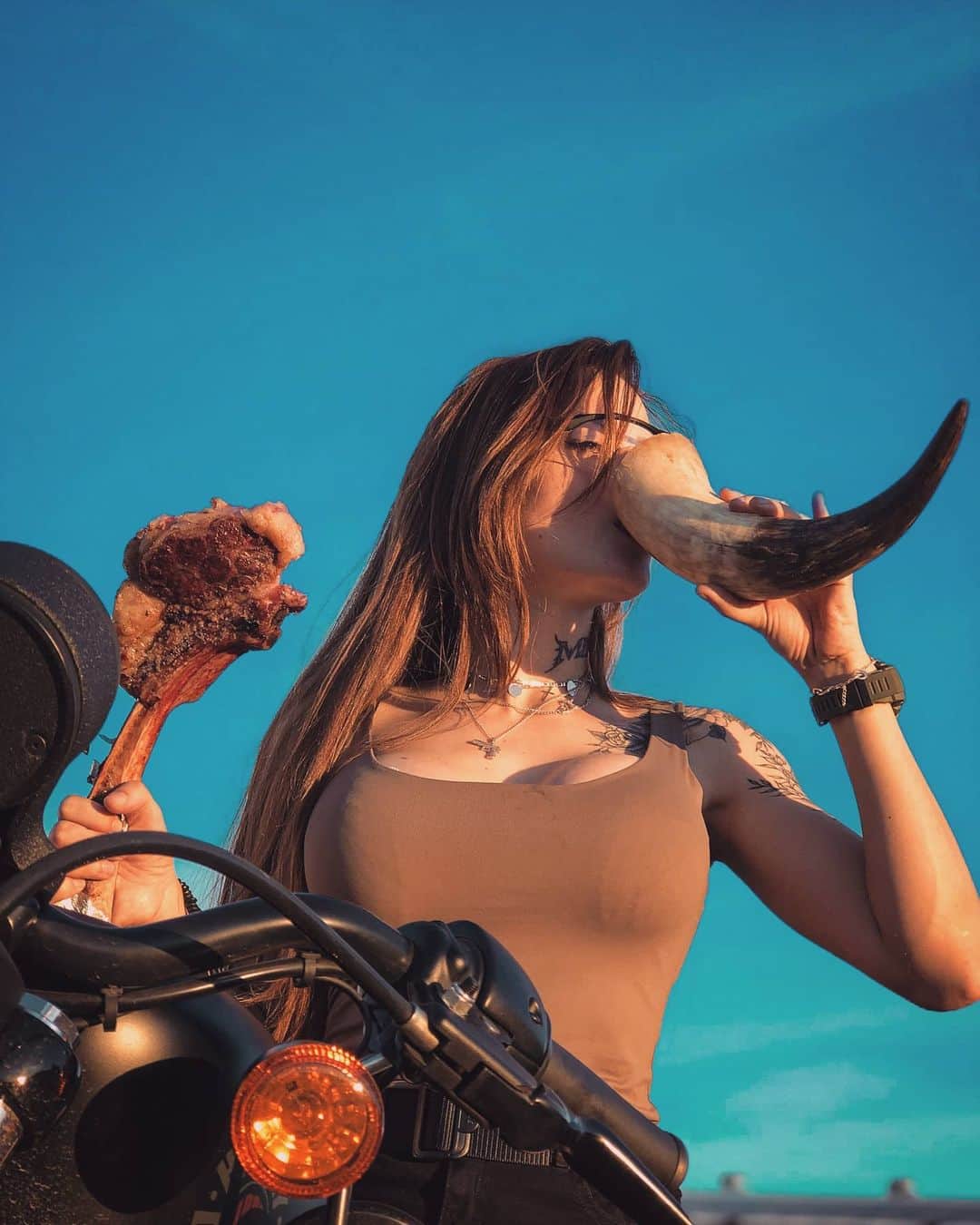 Anna Vargasのインスタグラム：「I'm a steakholder.」