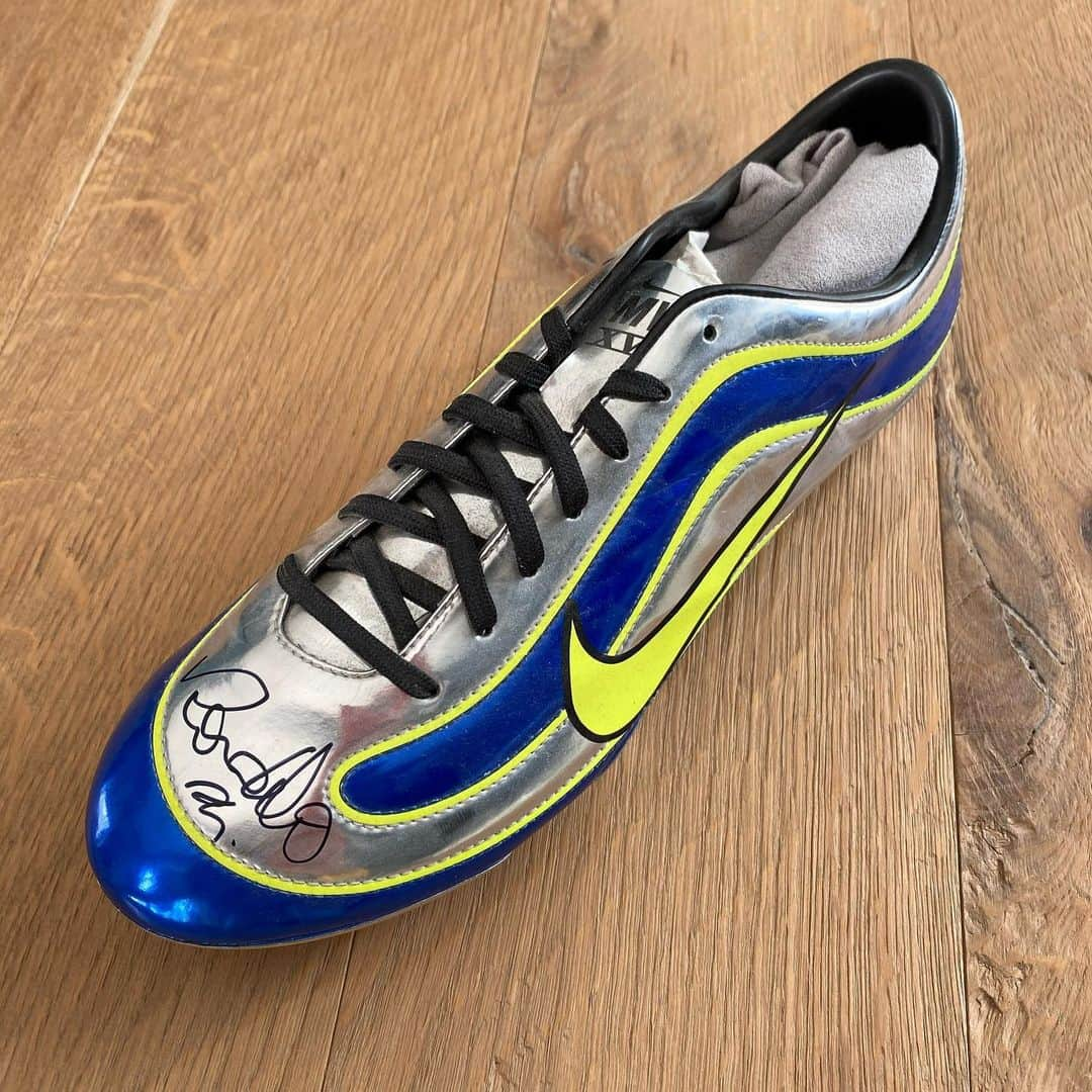 マルコ・マテラッツィさんのインスタグラム写真 - (マルコ・マテラッツィInstagram)「THE BEST EVER !!! @ronaldo #fenomeno @nike #mercurialvapor #collezione」11月18日 18時12分 - marcomaterazzi