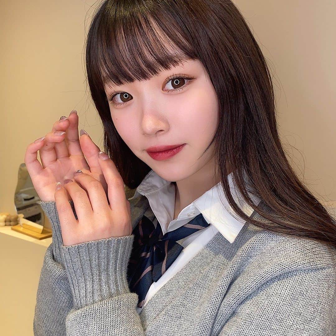 平野夢来（ゆぴぴ）のインスタグラム：「学校帰りに #マツエク して頂きました、、😳💓 念願だったのでめっちゃ嬉しい、、 今回は初めてということでナチュラるめで🌼 こりゃ、スッピンでも盛れそうだ、、💡」