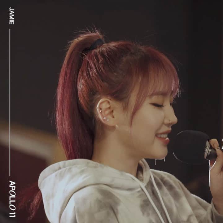 パク・ジミン のインスタグラム：「Apollo 11 LIVE BAND ver. Link in bio🤍🛸」