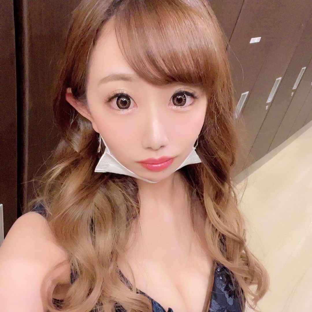 愛瀬らんさんのインスタグラム写真 - (愛瀬らんInstagram)「もっと顔濃くしたい🥺 ・ ・ #愛瀬らん#桃李#バルセロナ #barcelona  #すすきの #ニュークラブ #キャバ嬢#ニュークラ嬢#新宿 #歌舞伎町 #六本木 #錦 #中洲 #北新地 #ミナミ #instagram #like4like #l4l #札幌#instagramer#可愛い#follow4folow #f4f #followforfollowback #likeforfollow #likeforlikes #likeforlikeback #いいね返し」11月18日 18時30分 - ranmanase_pariscollection