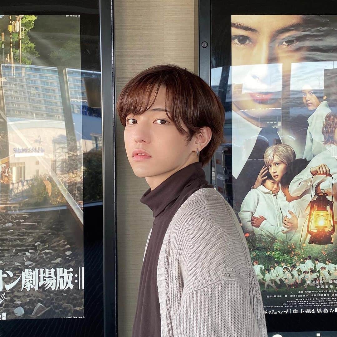 こんどうようぢのインスタグラム：「今、欲しい韓国コスメを1万円分 Qoo10で購入したよ〜  欲しいものがすぐに買えて支払いはあとで。 paidyを使ってお買い物しましたっ  メールアドレスと電話番号の入力だけで あと払いができるサービス。画期的。 給料日前とかで手元にお金がなくても、 欲しいタイミングで買えちゃうのです。  支払いは翌月の10日に近くのコンビニや 銀行で振り込みするだけで完了〜 Qoo10の他にもAmazonとか ビックカメラ.comでも使えるのです。  無料のアップグレードで 3回あと払いもできて 分割の手数料みたいなのもいらないし 今ならQoo10でpaidyを使って お買い物すると対象商品を買うと 更に10%のQポイントがついてきて とってもお得だから買いたかった物が ある人は今の機会にぜひ利用してみてね〜  #paidyでお買いもの #supported」