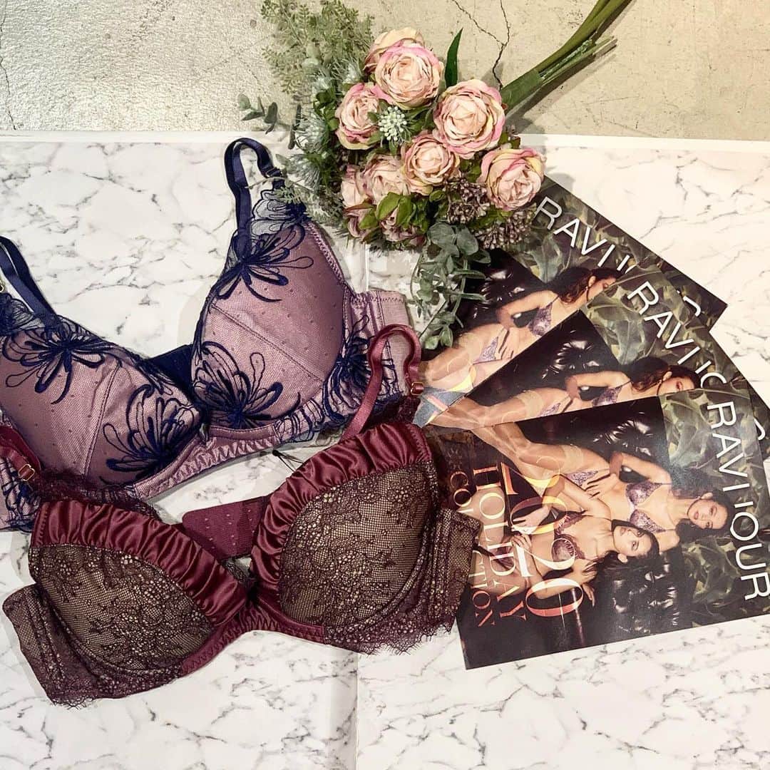Ravijour札幌4丁目プラザ店のインスタグラム：「#ドットフラワー 単品ブラ¥4,990+tax #リッチサテン 単品ブラ¥5,490+tax  11/20〜¥1,000OFFクーポンが 配布となります❤️❤️  ブログにて詳細ご確認ください！  #フェア情報 #ravijour  #ravijour_official  #ravijourstaff  #ravijoursapporo  #ラヴィジュール」
