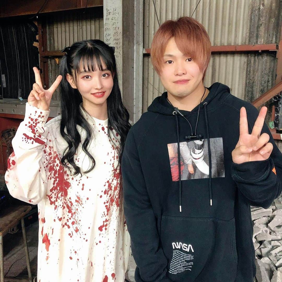 窪田彩乃のインスタグラム：「#たかやん さんの 『嫉妬したっていいじゃん』見ていただけましたか⁇  今回、今までやったことのない初めてチャレンジする役で、すごく考えることが多かったです。 撮影前日はどんな感じにしたら伝わるかなとか、1つ1つ動作、視線、表情色々考えてました。 でも現場に入ると自分でも驚くくらいすんなり入ってきて考えてたものが溶けてなくなった感覚でした。  たかやんさん、ヘアメイクさん、スタッフさん、お部屋の雰囲気、そして音楽。その全てであの時の私が出来ていて、ここに存在できることが本当に幸せだなって思いながら撮影させていただきました。  すごく楽しかったなぁ🧸」
