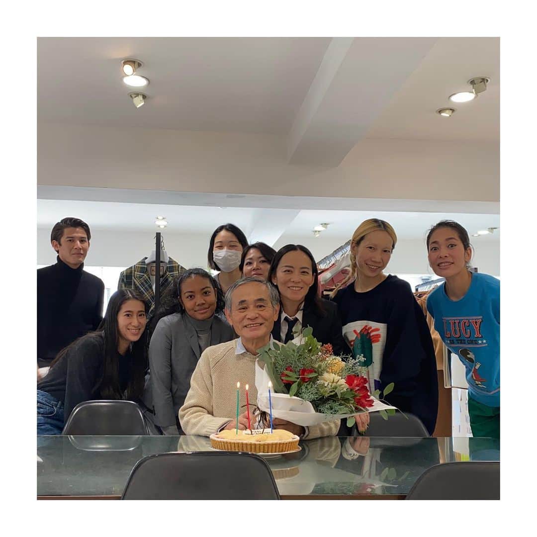 HiRAO INCのインスタグラム：「. Happy 75th Birthday 🥳  父の75回目の誕生日 どんな時も応援してくれる 父がいなければ 今の私はなく みんなのお父さんとして 会社を支えてくれる献身に 日々、感謝しかないです  いつも本当にありがとう！ まだまだ長生きしてねー！  アニキ　@seiichiromifune が写真に間に合わなかったよー。  @mikehirao  @hiraosachiko」