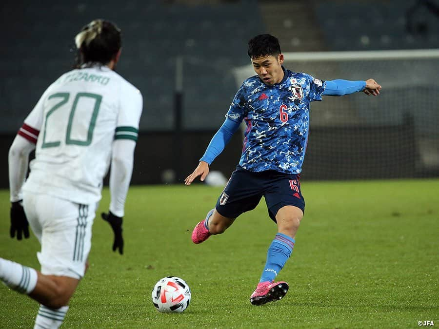 日本サッカー協会さんのインスタグラム写真 - (日本サッカー協会Instagram)「【2020.11.18 Match Photo②📸】 　 🏆国際親善試合 ⌚11.18(水) 5:00KO（日本時間） 🆚メキシコ🇲🇽 📍シュタディオン・リーベナウ 　 GK 23 #シュミットダニエル DF 16 #冨安健洋 19 #酒井宏樹 22 #吉田麻也 MF 4 #中山雄太 6 #遠藤航 7 #柴崎岳 8 #原口元気 9 #鎌田大地 14 #伊東純也 FW 11 #鈴木武蔵 　 (SUB) GK 1 #川島永嗣 12 #権田修一 DF 2 #植田直通 3 #室屋成 5 #長友佑都 20 #板倉滉 24 #菅原由勢 MF 10 #南野拓実 13 #橋本拳人 17 #久保建英 25 #三好康児 FW 18 #浅野拓磨 　 監督 #森保一 　 ✅活動中の様子を映した #TeamCam は YouTubeチャンネル #JFATV で配信中！ 　　 #daihyo #jfa #SAMURAIBLUE #新しい景色を2022」11月18日 19時23分 - japanfootballassociation