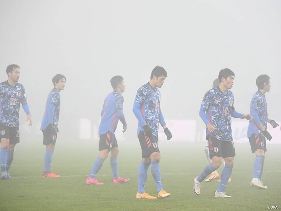 日本サッカー協会さんのインスタグラム写真 - (日本サッカー協会Instagram)「【2020.11.18 Match Photo③📸】 　 🏆国際親善試合 ⌚11.18(水) 5:00KO（日本時間） 🆚メキシコ🇲🇽 📍シュタディオン・リーベナウ 　 GK 23 #シュミットダニエル DF 16 #冨安健洋 19 #酒井宏樹 22 #吉田麻也 MF 4 #中山雄太 6 #遠藤航 7 #柴崎岳 8 #原口元気 9 #鎌田大地 14 #伊東純也 FW 11 #鈴木武蔵 　 (SUB) GK 1 #川島永嗣 12 #権田修一 DF 2 #植田直通 3 #室屋成 5 #長友佑都 20 #板倉滉 24 #菅原由勢 MF 10 #南野拓実 13 #橋本拳人 17 #久保建英 25 #三好康児 FW 18 #浅野拓磨 　 監督 #森保一 　 ✅活動中の様子を映した #TeamCam は YouTubeチャンネル #JFATV で配信中！ 　　 #daihyo #jfa #SAMURAIBLUE #新しい景色を2022」11月18日 19時26分 - japanfootballassociation