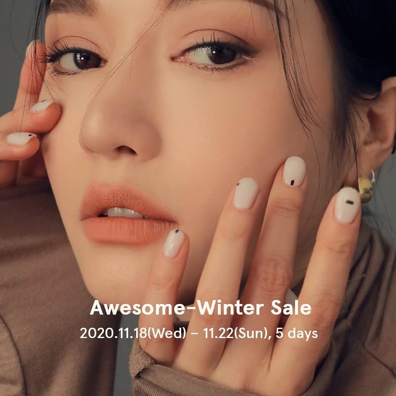 3CE Official Instagramさんのインスタグラム写真 - (3CE Official InstagramInstagram)「Stylenanda Awesome-Winter SALE☃️ 11/22(일) 까지 5일 간의 겨울 빅 세일 최대 70% 할인의 쇼핑 찬스🥰 스타일난다 / 3CE / KKXX 모두 할인 된 가격으로 만나보세요🛍 대상 : 국내 온/오프라인, 해외 온라인몰(올리브영/시코르/면세점 제외) (*일부 품목은 제외 됩니다) - 2020/11/18(Wed) ~ 11/22(Sun) *Korea standard time Stylenanda / 3CE / KKXX Up to 70% off! 5days, Winter Season-Off Sale🛍 (*Some items are excluded) - m.stylenanda.com en.stylenanda.com jp.stylenanda.com cn.stylenanda.com tw.stylenanda.com #Stylenandasale #Stylenandaseasonoff #Seasonoff」11月18日 19時32分 - 3ce_official