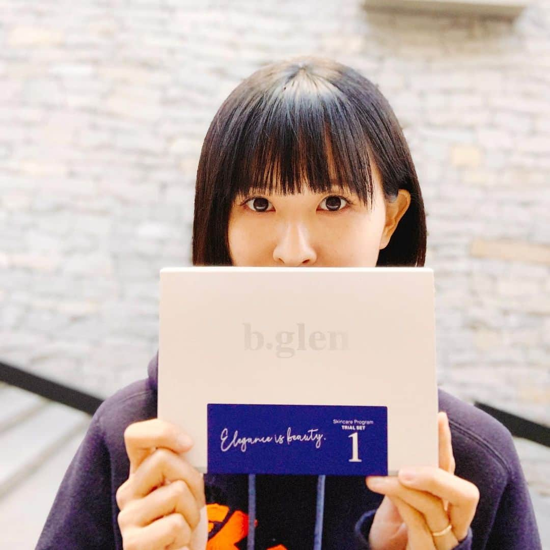 リサ さんのインスタグラム写真 - (リサ Instagram)「ここ最近使い始めた b.glen @bglen_official がとても良い。。。 お肌がワントーン明るくなった気がします🥳 クレイウォッシュの洗い上がりがとても好き。 夏にすごい焼けたので😂ホワイトクリーム1.9も使い続けてみようと思います🧚🏻‍♂️  #ビーグレン #bglen #スキンケア #pr」11月18日 19時37分 - richa_ko