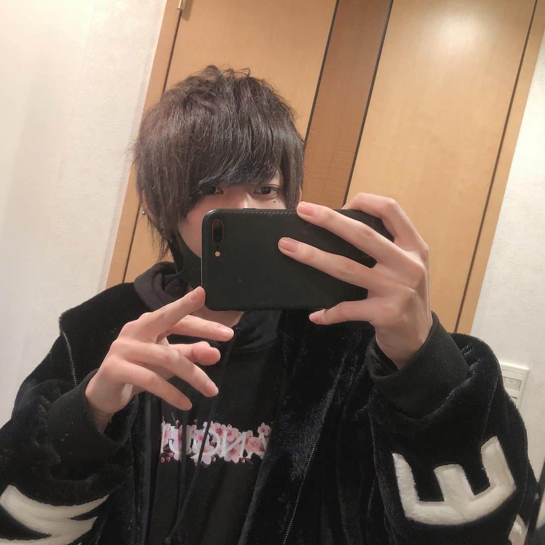 ゆうじのインスタグラム：「珍しく写真撮りましたのでいいねしてくださいお願いします」