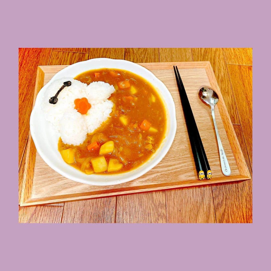 福島雪菜さんのインスタグラム写真 - (福島雪菜Instagram)「今日の晩ごはん( ˶˙ᵕ˙˶ ) * ✧カレーライス🍛 * 妹用にめっちゃ甘め& 野菜は小さめにしました。 * * #手料理❤️ #おうちごはん」11月18日 19時48分 - yukina_fukusima