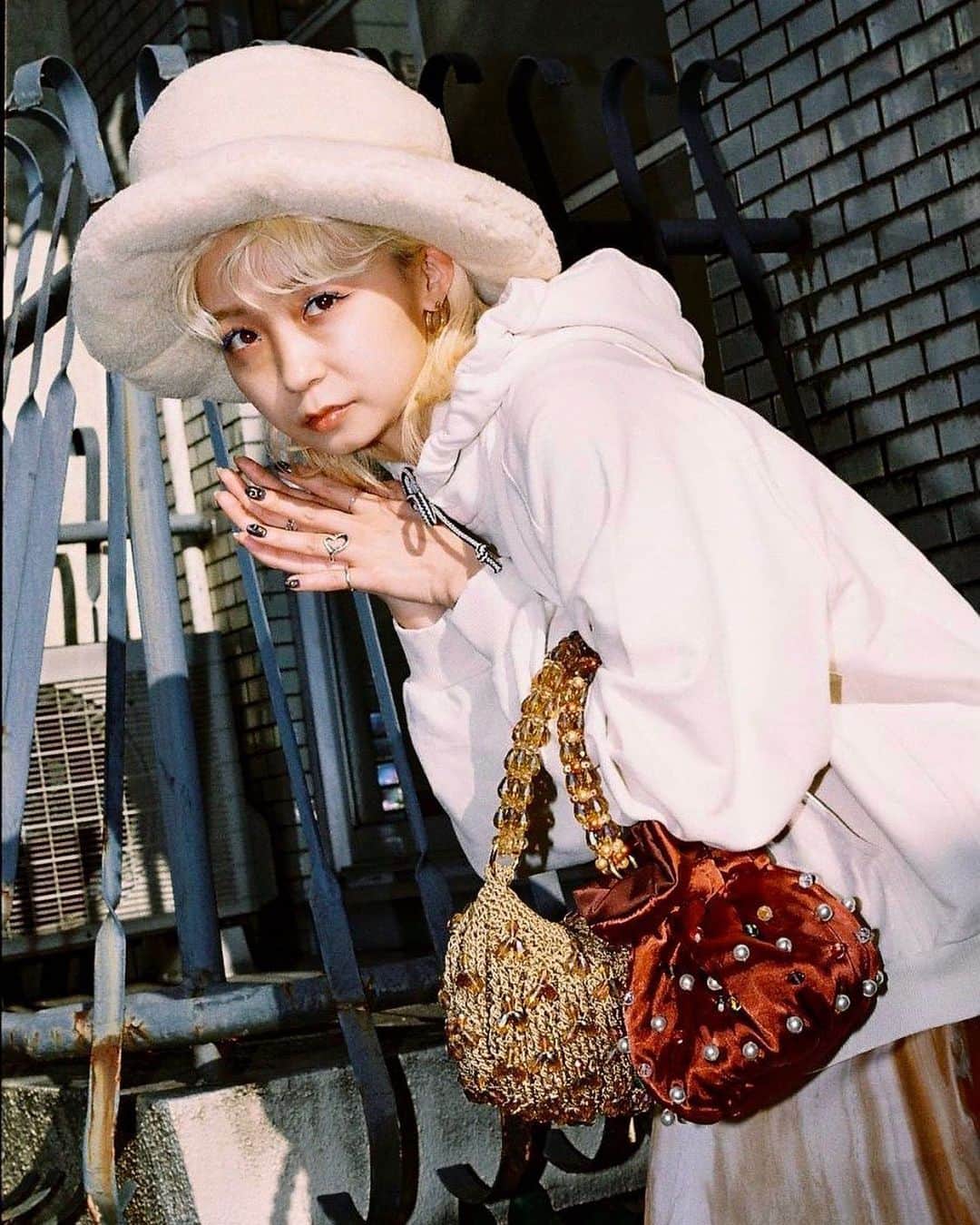 フジエリサコのインスタグラム：「純血の魔女です grapevine by k3 20AW  LOOK Vol.2🔮 #grapevinebyk3」